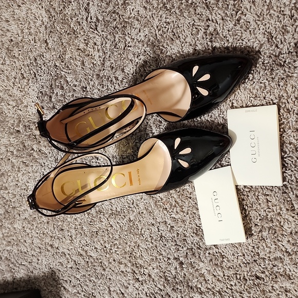 Shoe - Picture 3 of 4